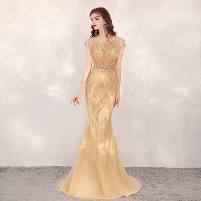 Vestido de Noche Dorado con Cola de Sirena - Elegancia Sofisticada para Anfitrionas