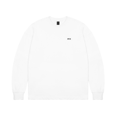 Camiseta Suelta de Cuello Redondo en Blanco y Negro - Image 17