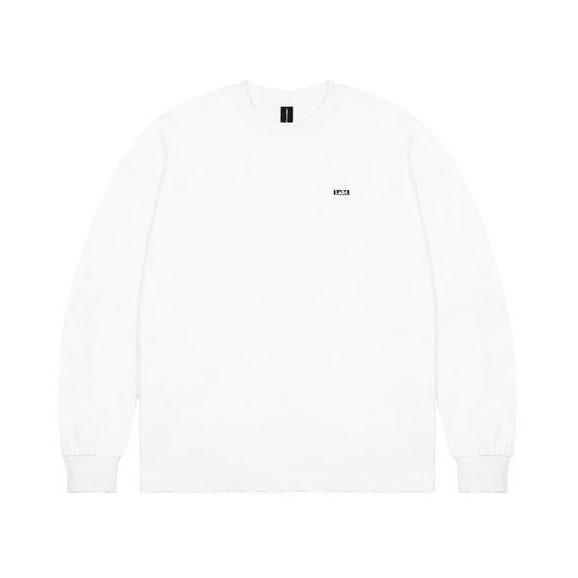 Camiseta Suelta de Cuello Redondo en Blanco y Negro - Image 17