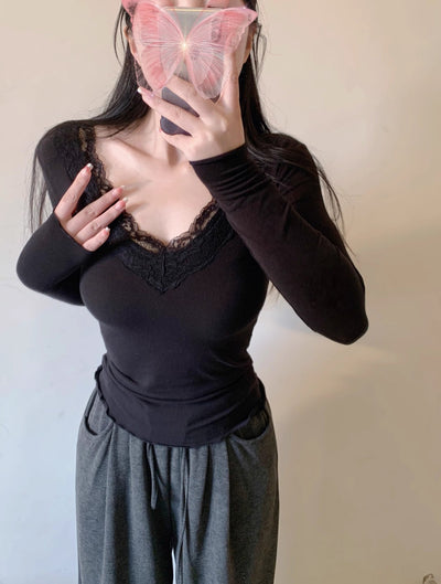 Blusa Base Elegante de Encaje con Cuello en V y Manga Larga - Image 13