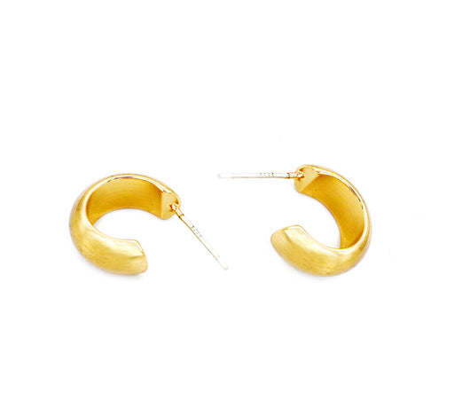 Aretes Dorados en Forma de C - Diseño Elegante y Minimalista - Image 8