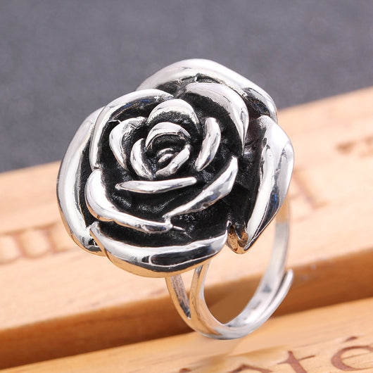 Anillo de Plata 925 Tallado Tridimensional con Diseño Vintage y Rosa Natural