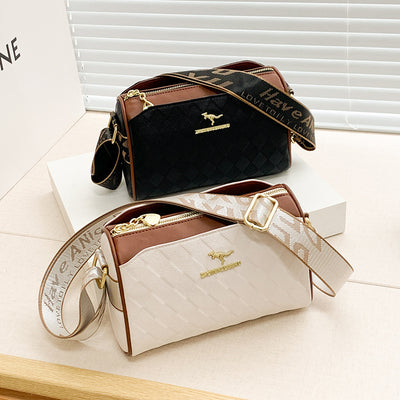 Bolsa Mensajera de Cuero con Detalles en Relieve - Elegancia Minimalista - Image 3