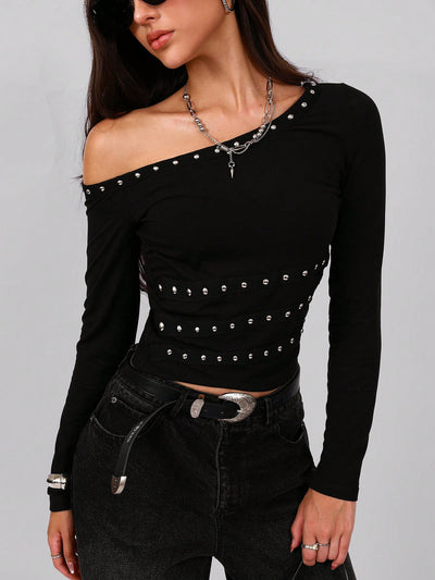 Camiseta Slim Fit con Cuello Oblicuo y Cinta Metálica Decorativa - Image 8