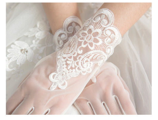 Guantes de Novia con Protección Solar y Encaje Calado - Image 9