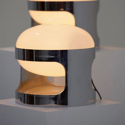 Lámpara de Mesa de Acero Inoxidable Minimalista y Elegante - Image 11