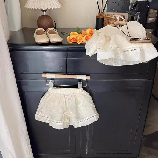 Conjunto de Dos Piezas Infantil: Blusa y Culotte en Tono Damasco Premium - Image 4