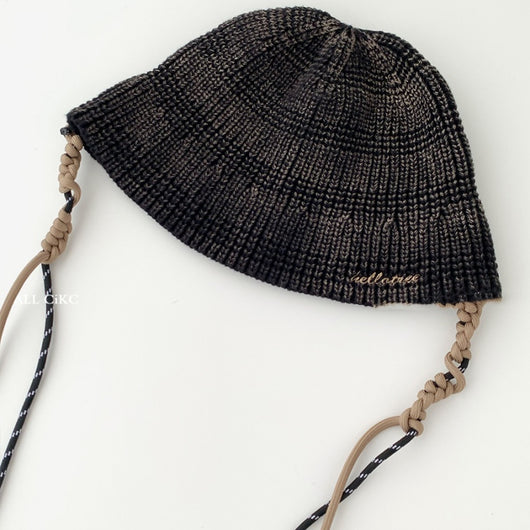 Gorro Tejido Fisherman Elegante que Estiliza el Rostro - Image 2