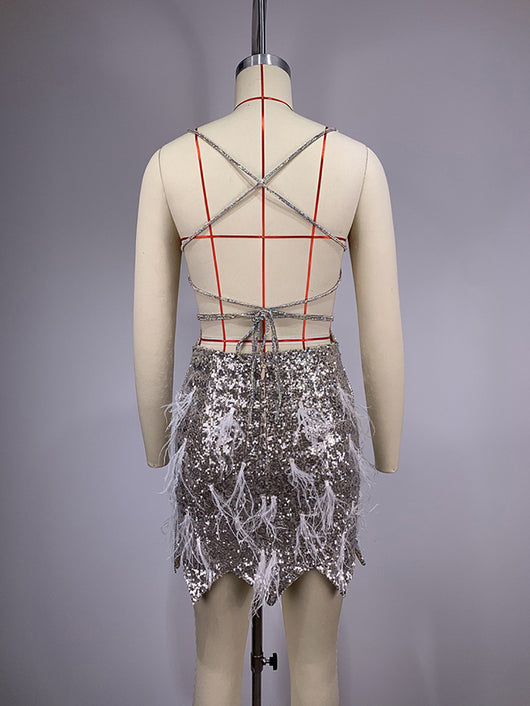Vestido de Verano con Lentejuelas, Plumas y Borlas Espalda Descubierta - Image 11