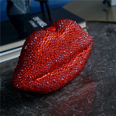 Bolso de Noche Acrílico con Cadena de Strass y Diseño de Labios - Image 9