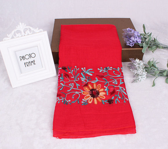 Pañuelo Étnico de Seda con Bordados Florales - Protección Solar y Estilo