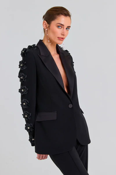 Conjunto Elegante de Dos Piezas con Flores para Mujer - Image 11