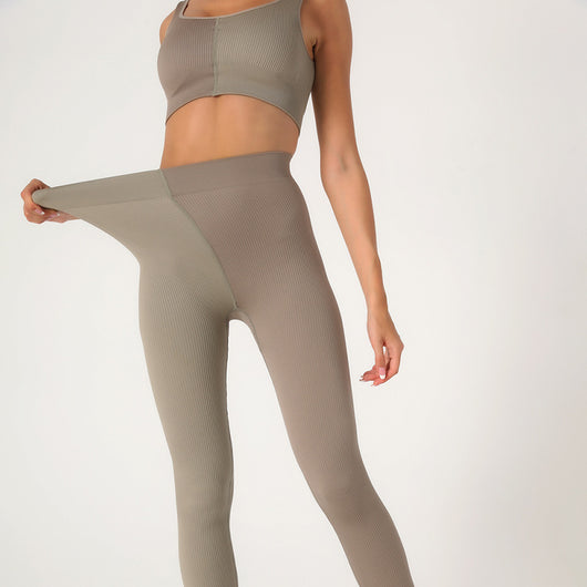 Conjunto Deportivo Ajustado con Costuras de Contraste y Tiras Acanaladas - Image 3