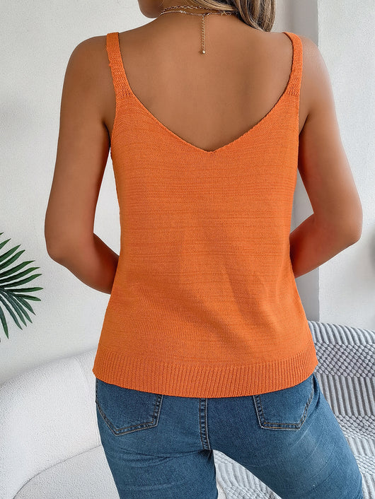 Camiseta Escotada con Detalles Calados y Botones Metálicos - Estilo Festivo - Image 36