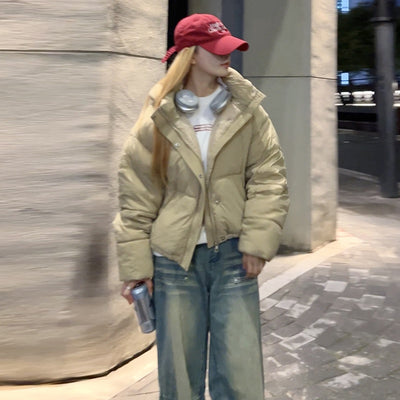 Chaqueta Corta Acolchada con Capucha para Mujer - Image 11