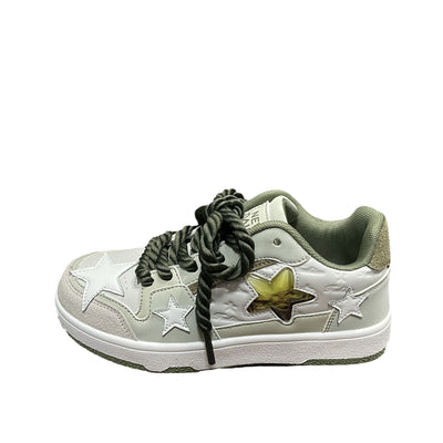 Tenis Blancos de Contraste Versátil para Cualquier Ocasión - Image 3