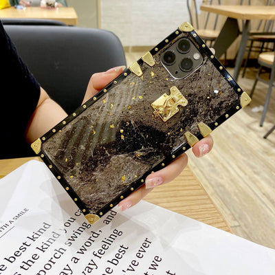 Funda para iPhone con Diseño Mármol Dorado y Acabado Epóxico - Image 7