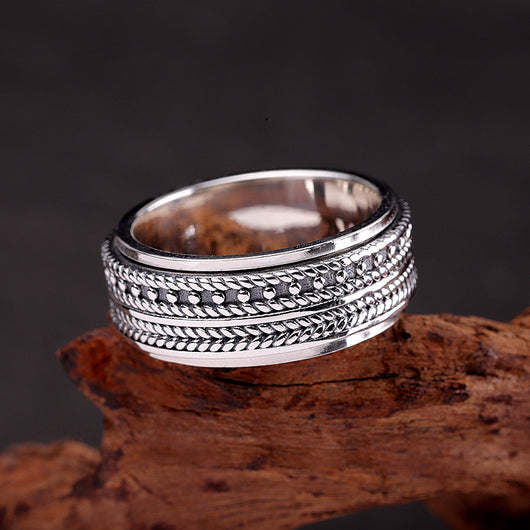 Anillo de Plata Oxidada para Hombre con Acabado Vintage - Image 8