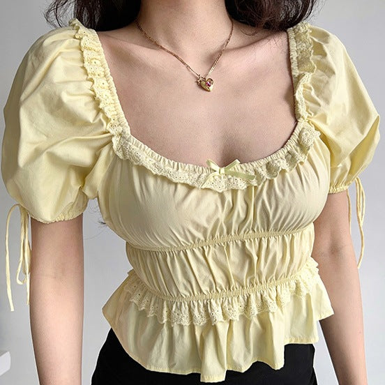 Blusa Retro con Cuello Cuadrado y Mangas Abullonadas de Encaje