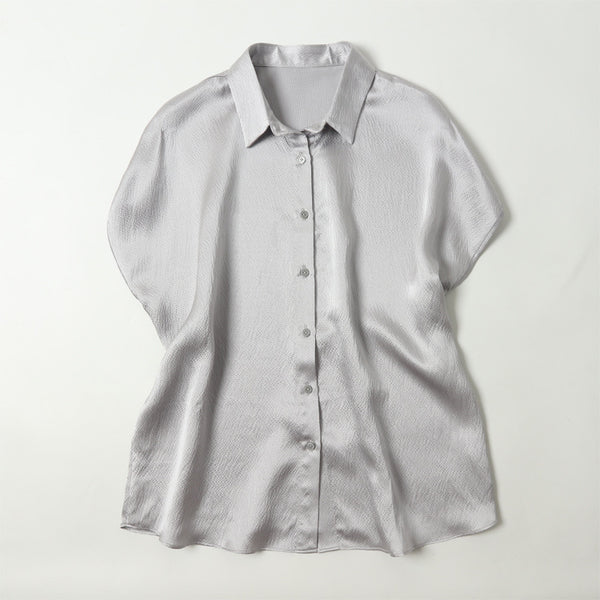 Camisa de Satén Perla con Cuello Invertido Abotonadura Simple - Image 6