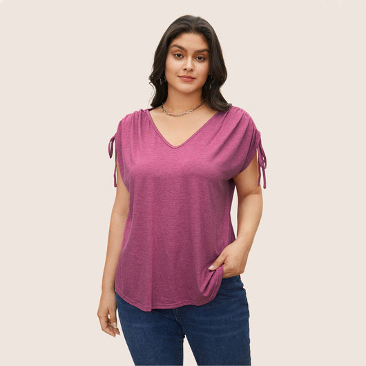 Playera Suelta con Cuello V y Cordón Ajustable - Básico Versátil