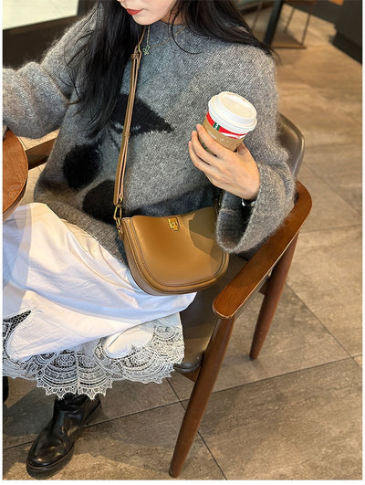 Bolso Mensajero de Cuero para Mujer - Diseño Minimalista y Versátil - Image 12