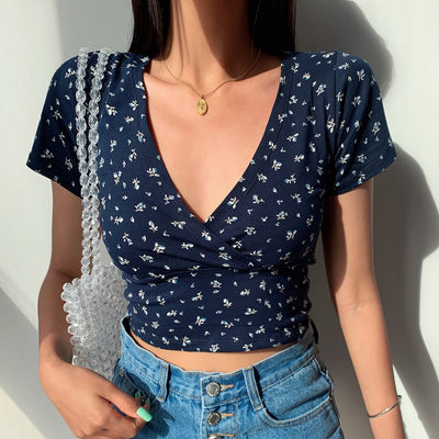 Blusa Crop Top Floral Retro Cuello V Ajustado Manga Corta - Image 5