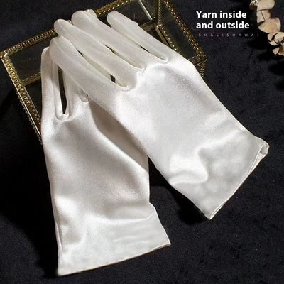 Guantes de Novia Cortos Estilo Audrey Hepburn con Perlas y Satén - Image 6