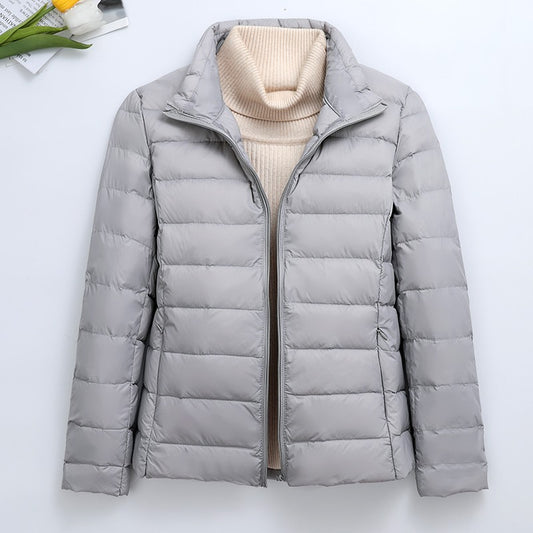 Chaqueta Slim Ultraligera con Capucha y Cuello Alto - Image 2