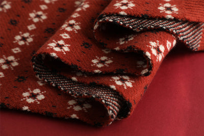 Bufanda Tejida Roja con Estampado de Reno y Copos de Nieve - Image 42