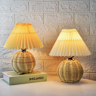 Lámpara de Mesita de Noche con Pliegues - Iluminación Elegante para tu Dormitorio - Image 4