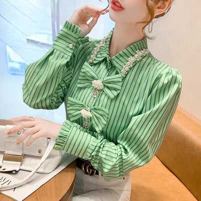Blusa Retro con Flores 3D y Moño de Strass - Image 9