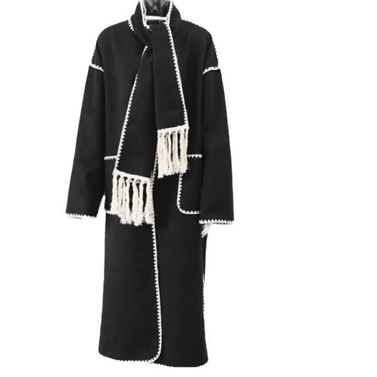 Abrigo Largo de Lana para Mujer con Detalles de Encaje y Borlas - Image 3