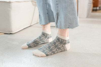 Calcetines de Malla Jacquard Ultrafinos para Mujer - Estilo Retro Ins - Image 18