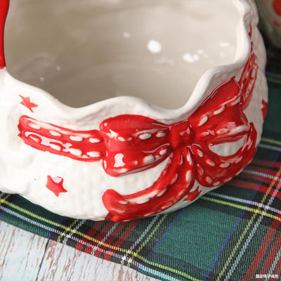 Cesta de Cerámica Pintada a Mano con Papá Noel en Relieve - Image 4