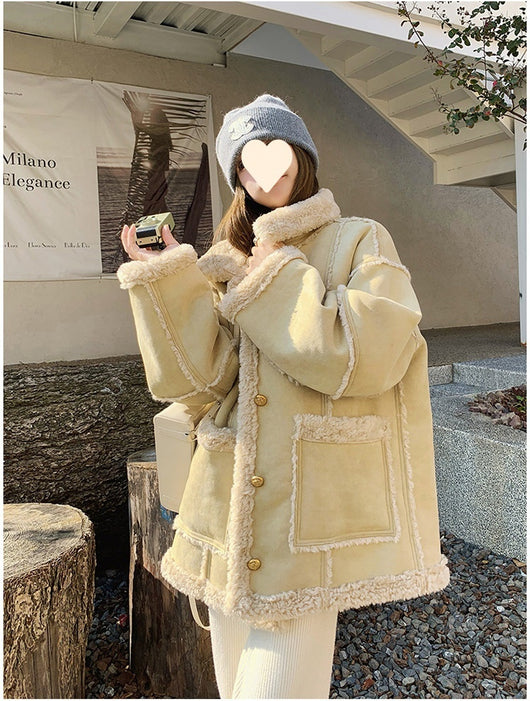 Abrigo de Invierno para Mujer en Lana de Cordero con Detalles de Piel - Image 11