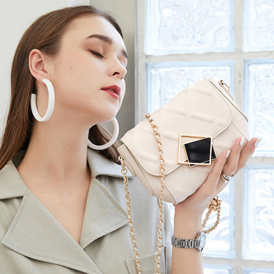 Bolsa Mensajera de Cuero para Mujer - Diseño Elegante en Piel de Res - Image 3