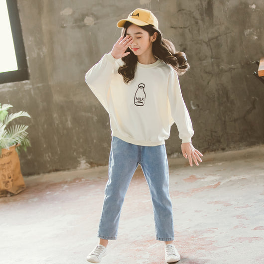 Conjunto Infantil Estilo Western: Top Estampado Cerveza y Jeans - Image 5