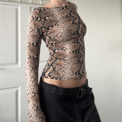 Playera Estampado Serpiente - Diseño Atrevido y Seductor - Image 2