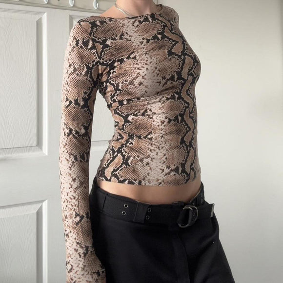 Playera Estampado Serpiente - Diseño Atrevido y Seductor