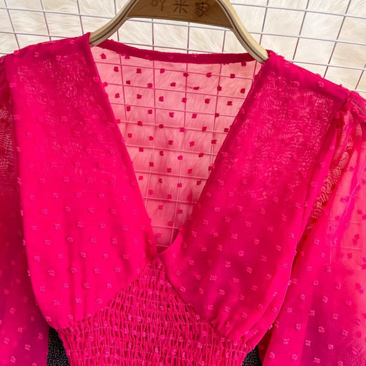 Blusa Estilo Occidental con Escote V, Lunares y Cintura Ajustada - Image 15