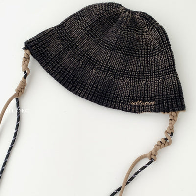 Gorro Tejido Fisherman Elegante que Estiliza el Rostro - Image 9