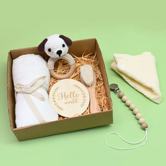 Set de Regalo Recién Nacido: Sonajero de Madera Tejido a Crochet - Image 2
