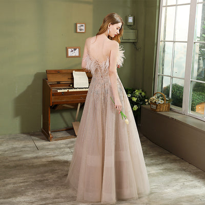 Vestido de Noche Elegante con Plumas Premium - Image 11