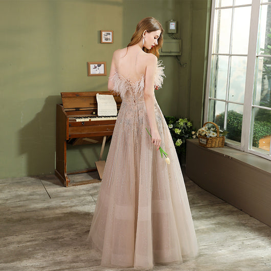 Vestido de Noche Elegante con Plumas Premium - Image 11