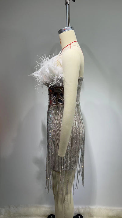 Vestido Tubo Escotado con Borlas - Diseño Elegante y Moderno - Image 5