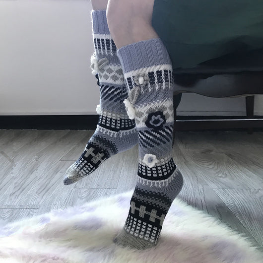Calcetines Largos Retro Jacquard Tejidos a Mano - Estilo Ins para Mujer - Image 2