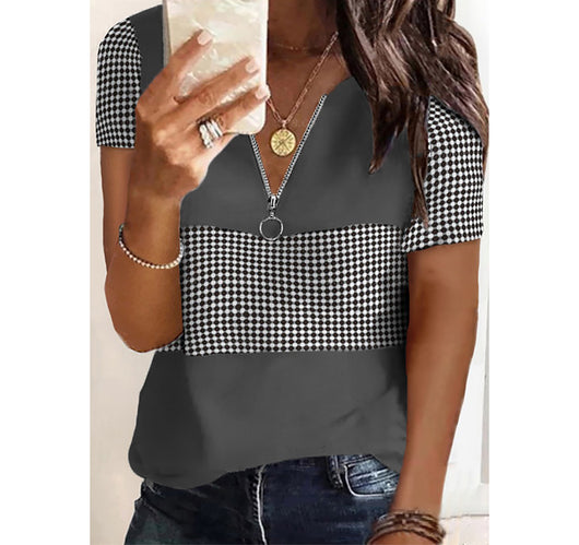 Playera Mujer Cuello V con Cierre y Detalles de Costuras - Image 2