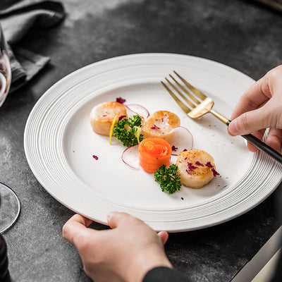 Plato de Restaurante Nórdico con Patrón Cepillado