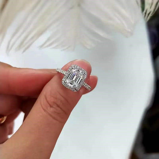 Anillo de Diamante Moissanita con Propuesta de Corte Esmeralda - Image 7